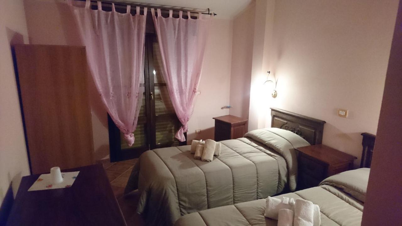 B&B Mony E Nico Riola Sardo Buitenkant foto